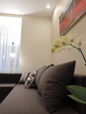 Отель Apartament Violet  Кросно